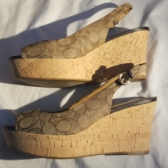Coach Tan wedges - Picture 1 of 4
